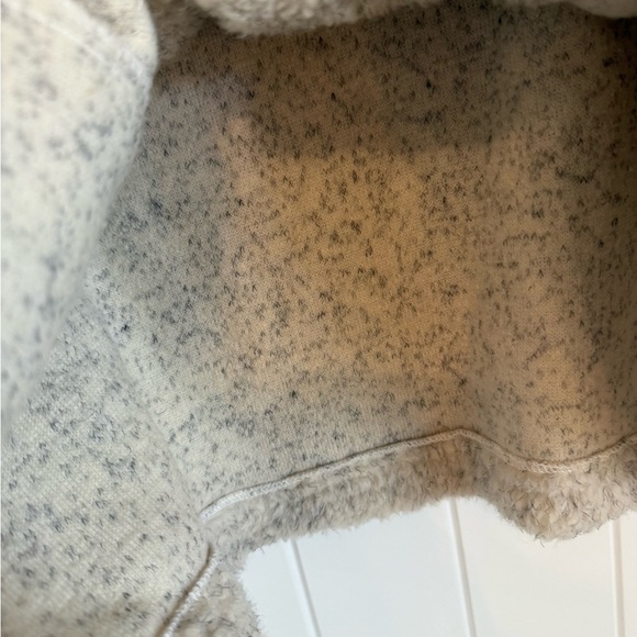 Cozy Cream Sherpa Jacket with Silver Buttons - Cropped, Cute & Comfy! Women's XL - Picture 5 of 8